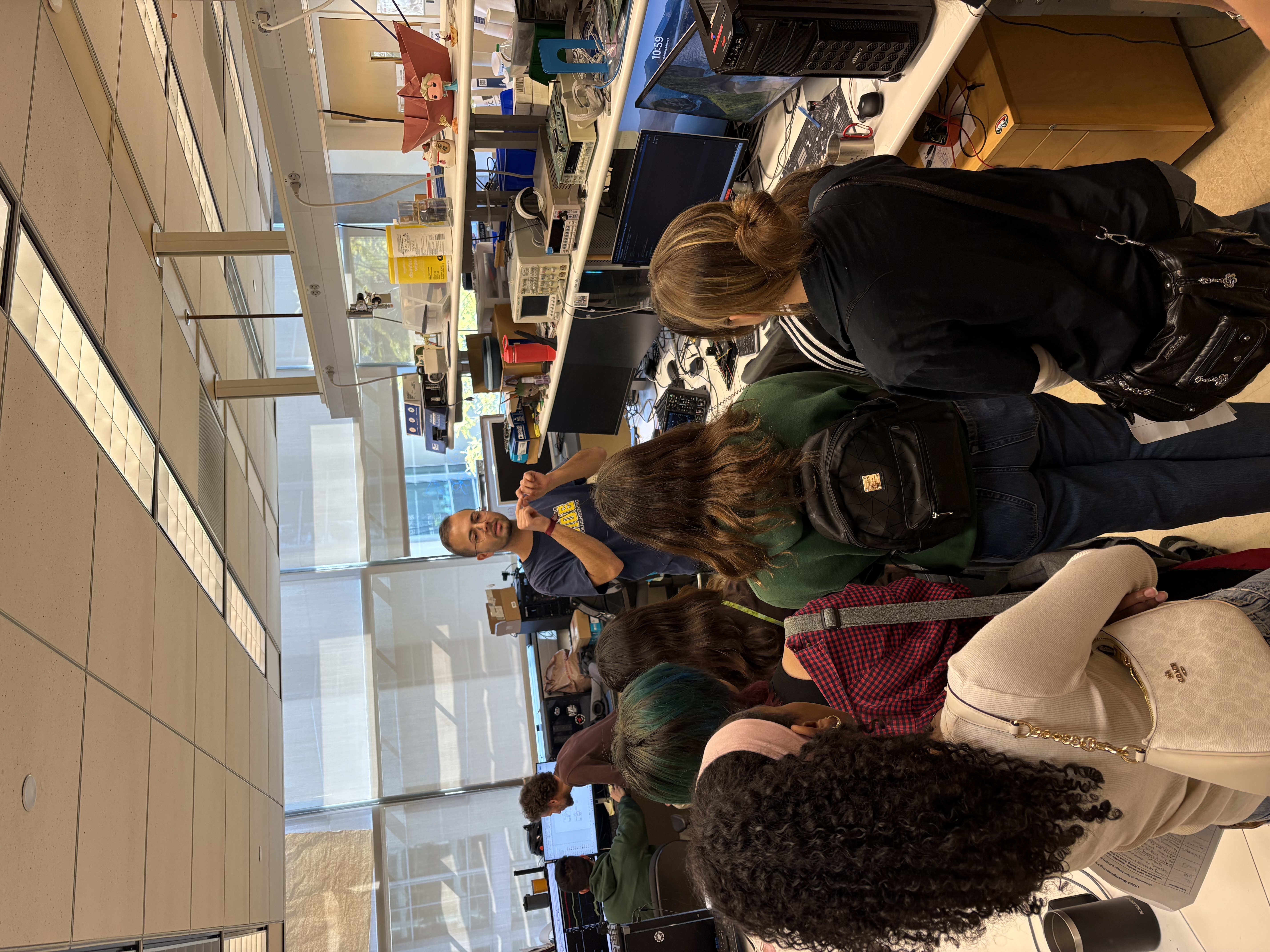 Georgios from the Cauwenberghs Lab explains bioelectronic devices